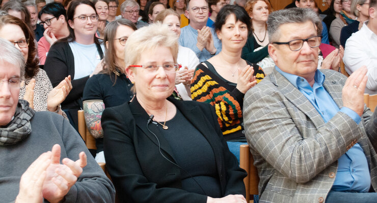 Viele Besucher beim Palliativ-Symposium der Diakonie Kliniken