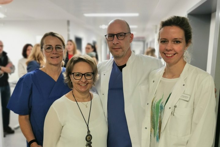 Drei Frauen und ein Mann leiten die Notaufnahme in Simmern